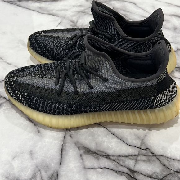 1000% Auth Adidas Yeezy Boost 350 V2 ‘Carbon’ Size 8.5 main image 4